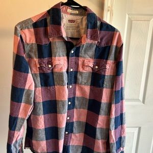 Levi’s plaid western snap closure shirt.